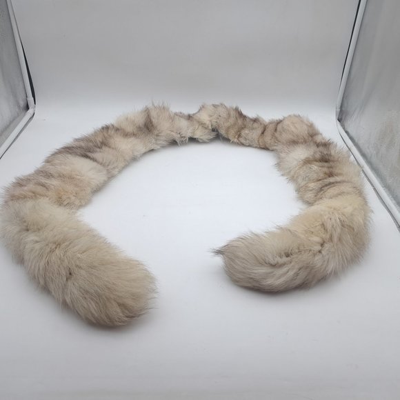 Vintage Wolf or Coyote Fur Stole - Picture 3 of 10